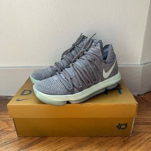 Nike Kevin Durant basketball shoes